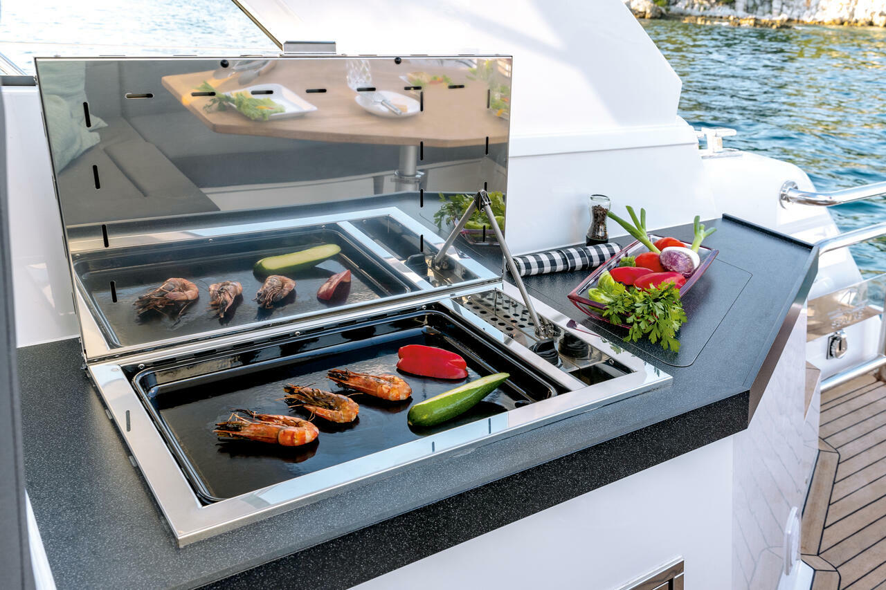 Sealine S335 Australia Power Boat Motor Yacht